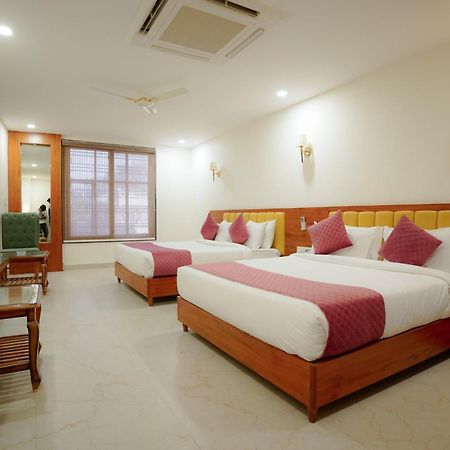 Hotel Eleven Heights Bhopal Eksteriør bilde
