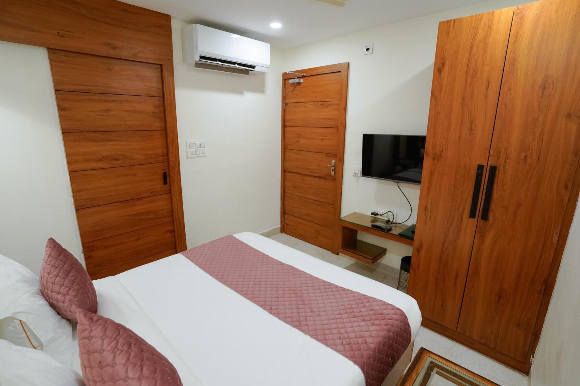 Hotel Eleven Heights Bhopal Eksteriør bilde