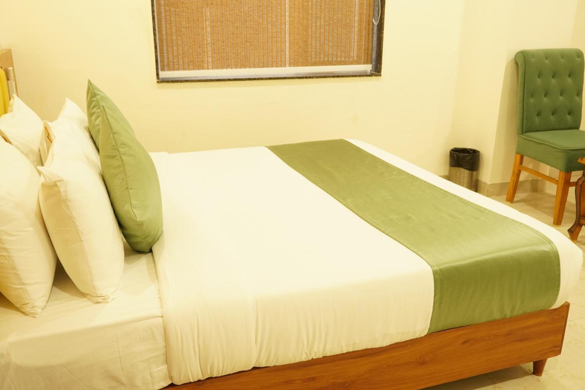 Hotel Eleven Heights Bhopal Eksteriør bilde