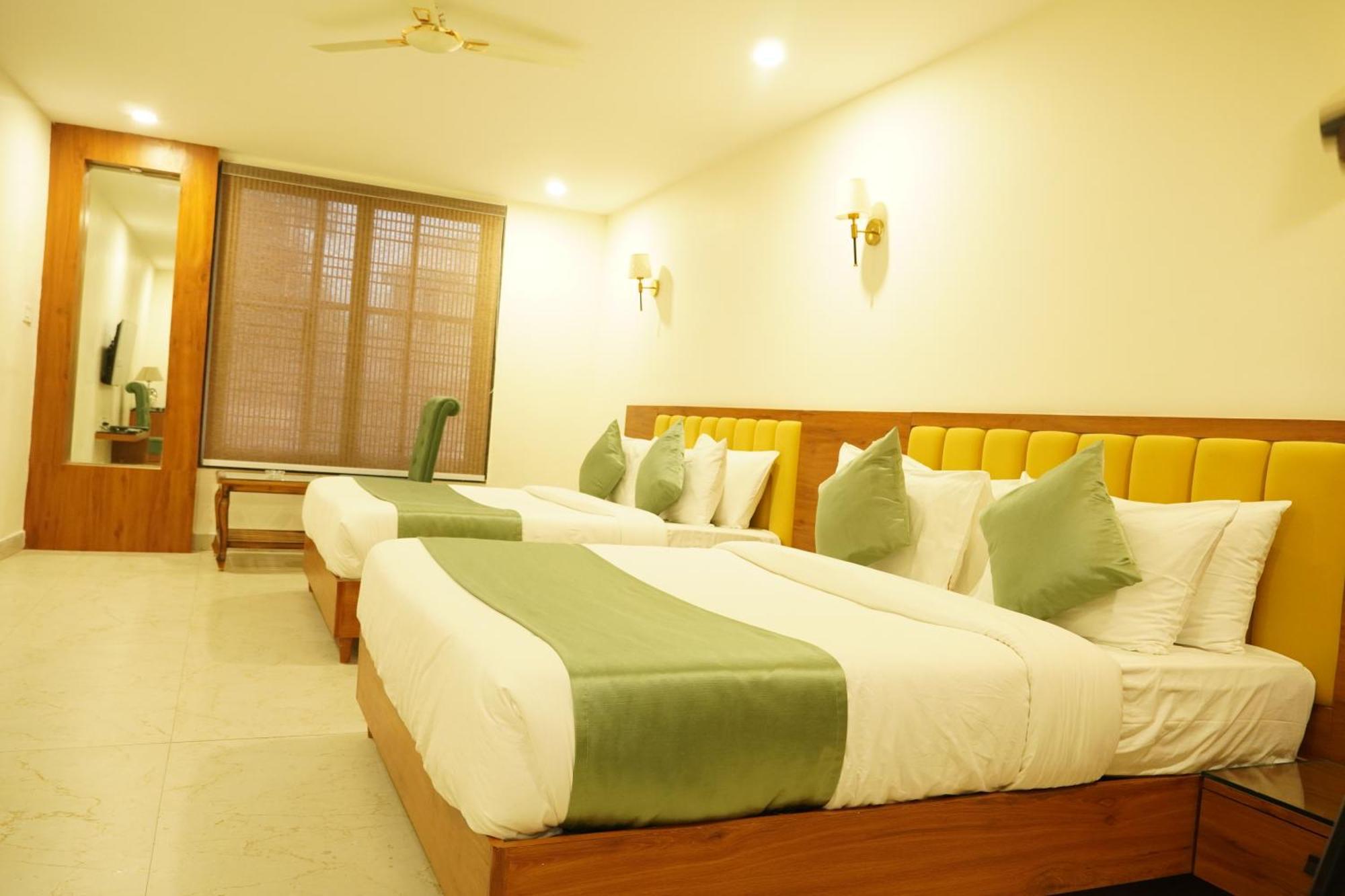 Hotel Eleven Heights Bhopal Eksteriør bilde