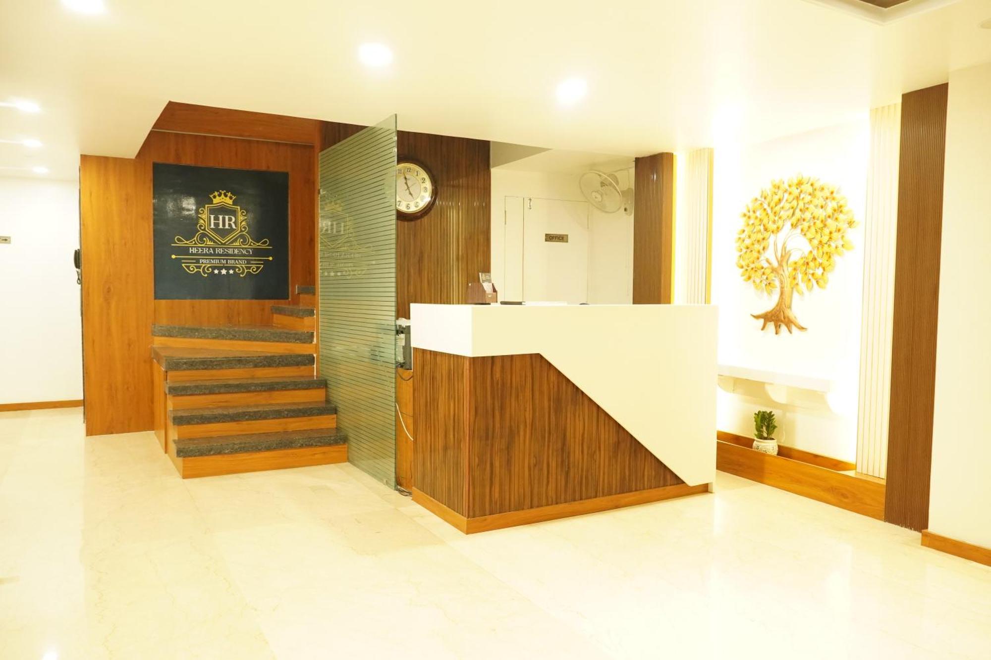 Hotel Eleven Heights Bhopal Eksteriør bilde